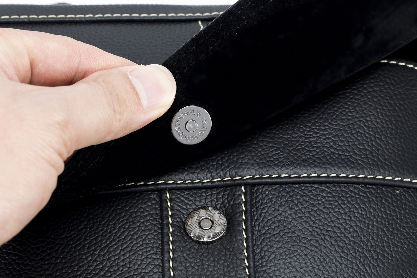 Δερμάτινο τσαντάκι ώμου Bull Captain DJB 666 μαύρο