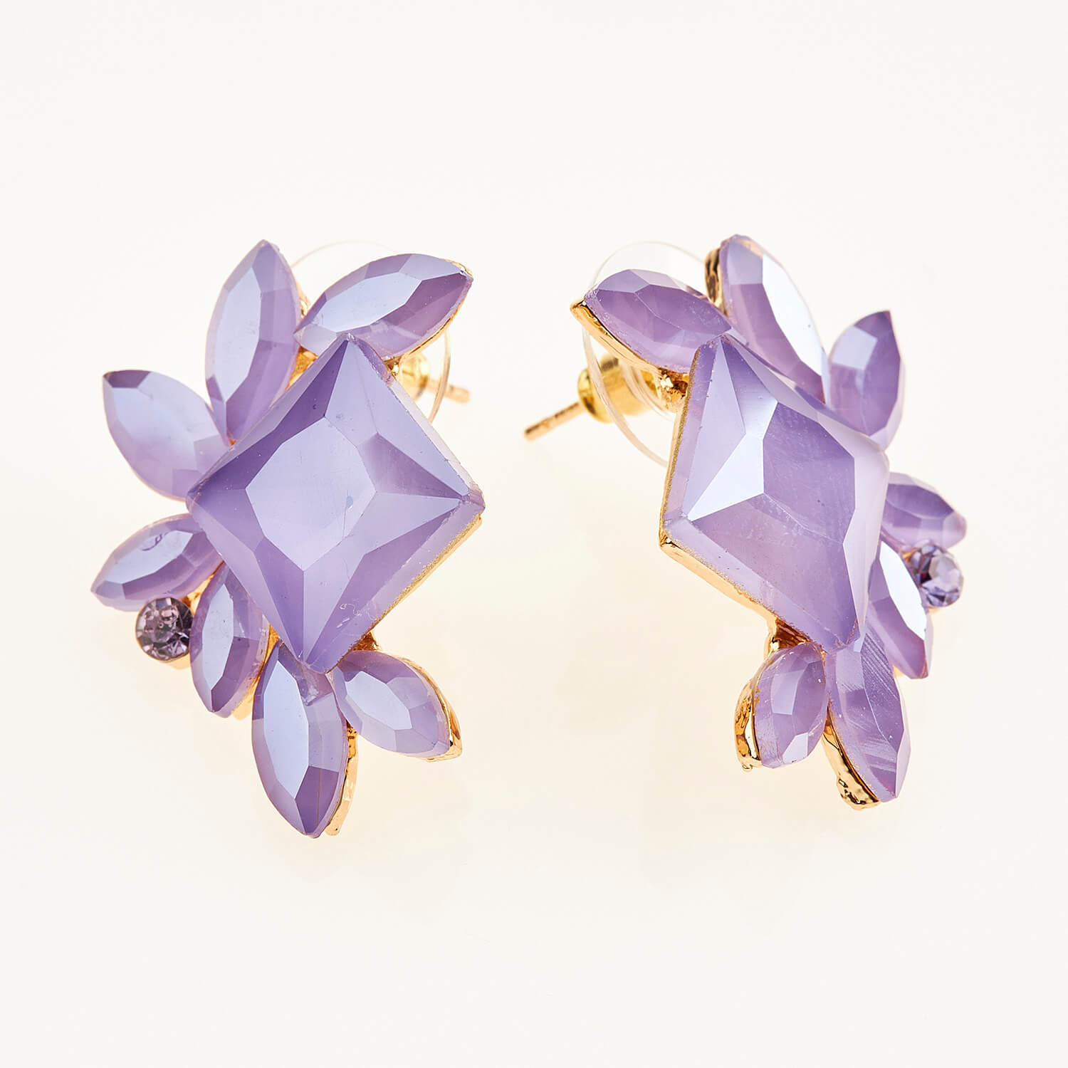 Sequoia Γυναικείο ατσάλινο Υποαλλεργικό σκουλαρίκι με πέτρες μωβ Sequoia Γυναικείο ατσάλινο Υποαλλεργικό σκουλαρίκι με πέτρες μωβ