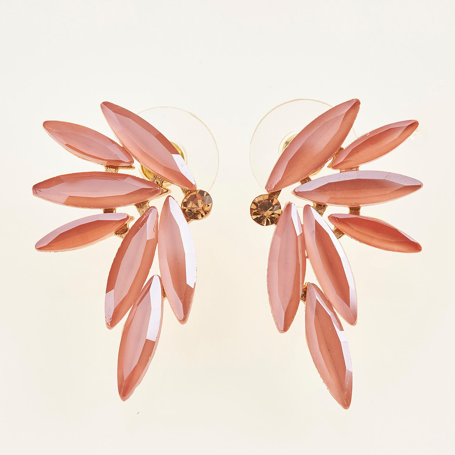 Sequoia Γυναικείο ατσάλινο Υποαλλεργικό σκουλαρίκι με πέτρες μπεζ Sequoia Γυναικείο ατσάλινο Υποαλλεργικό σκουλαρίκι με πέτρες μπεζ