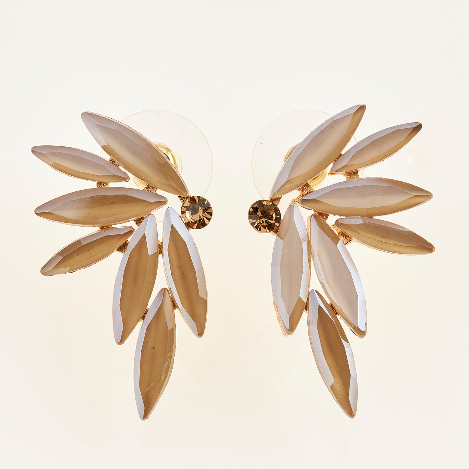 Sequoia Γυναικείο ατσάλινο Υποαλλεργικό σκουλαρίκι με πέτρες μπεζ Sequoia Γυναικείο ατσάλινο Υποαλλεργικό σκουλαρίκι με πέτρες μπεζ