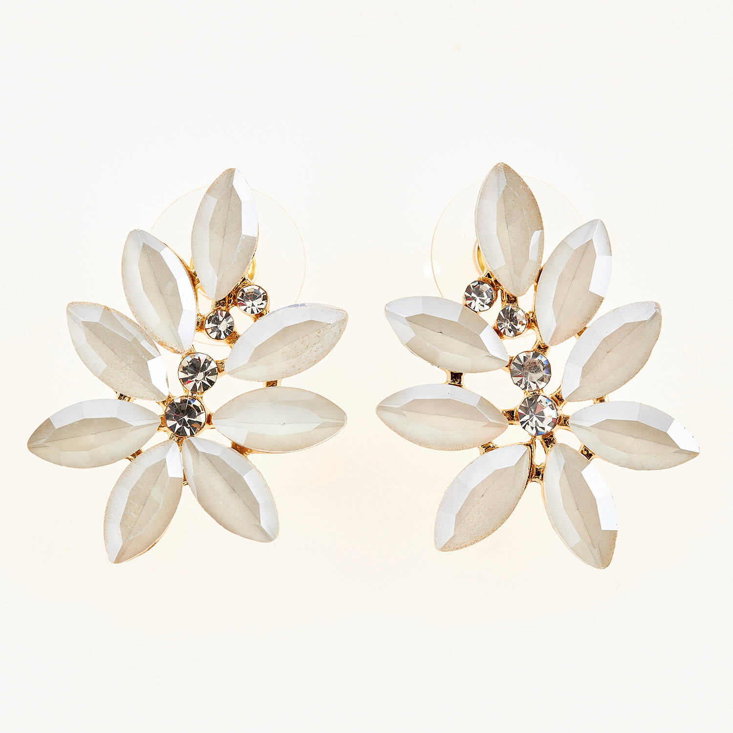 Sequoia Γυναικείο ατσάλινο Υποαλλεργικό σκουλαρίκι με πέτρες λευκό Sequoia Γυναικείο ατσάλινο Υποαλλεργικό σκουλαρίκι με πέτρες λευκό