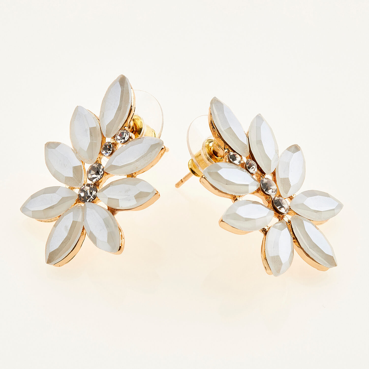 Sequoia Γυναικείο ατσάλινο Υποαλλεργικό σκουλαρίκι με πέτρες λευκό Sequoia Γυναικείο ατσάλινο Υποαλλεργικό σκουλαρίκι με πέτρες λευκό