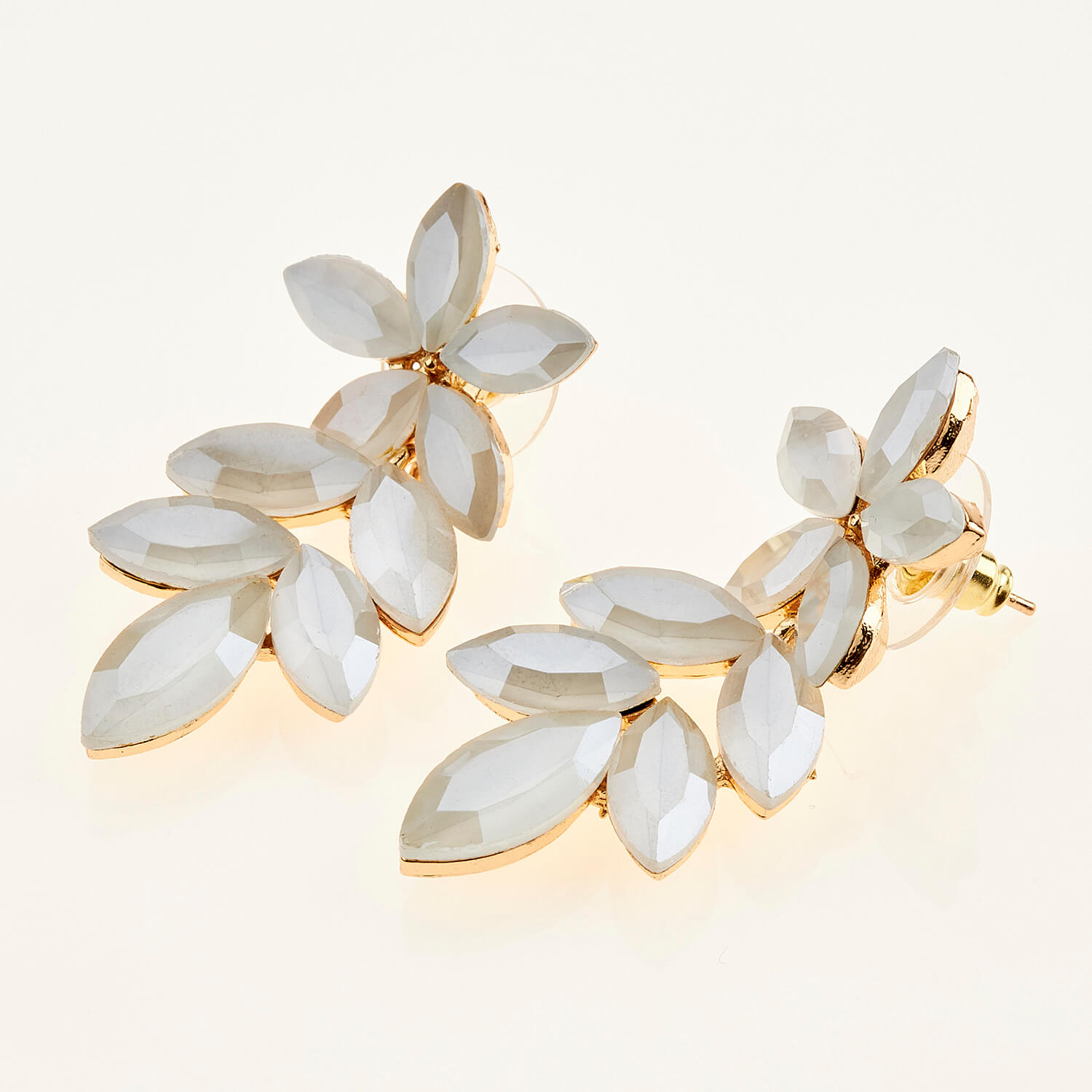 Sequoia Γυναικείο ατσάλινο Υποαλλεργικό σκουλαρίκι με πέτρες λευκό Sequoia Γυναικείο ατσάλινο Υποαλλεργικό σκουλαρίκι με πέτρες λευκό