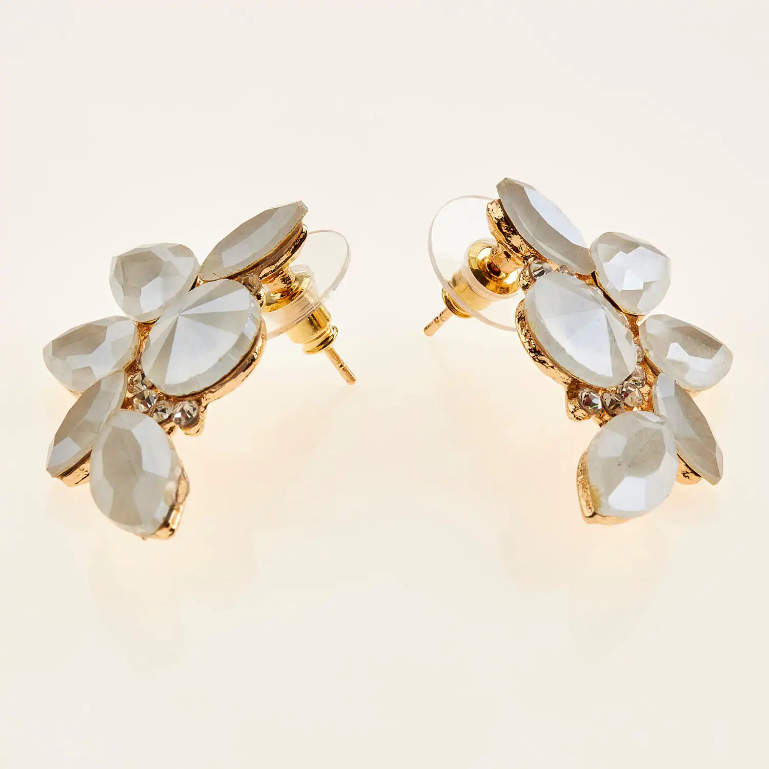 Sequoia Γυναικείο ατσάλινο Υποαλλεργικό σκουλαρίκι με πέτρες λευκό Sequoia Γυναικείο ατσάλινο Υποαλλεργικό σκουλαρίκι με πέτρες λευκό