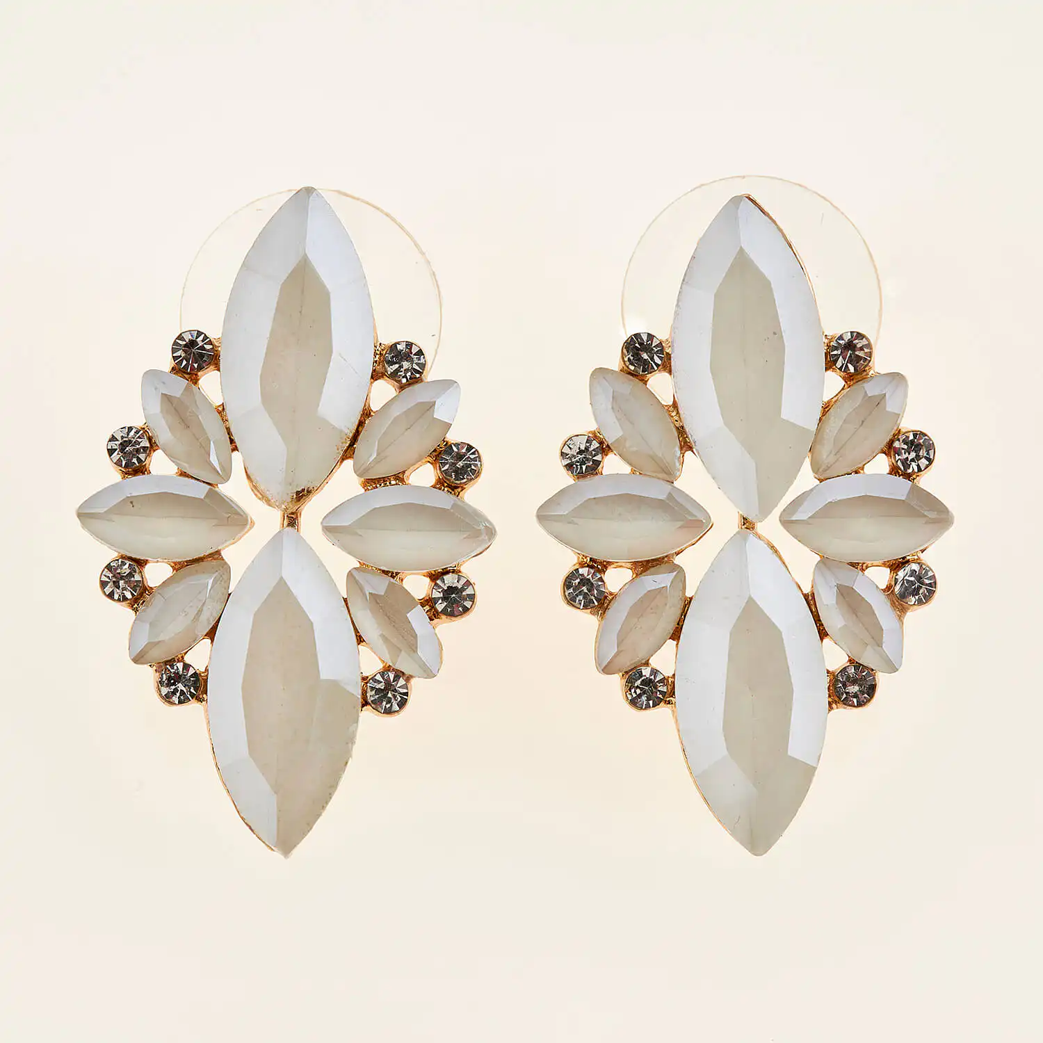 Sequoia Γυναικείο ατσάλινο Υποαλλεργικό σκουλαρίκι με πέτρες λευκό Sequoia Γυναικείο ατσάλινο Υποαλλεργικό σκουλαρίκι με πέτρες λευκό