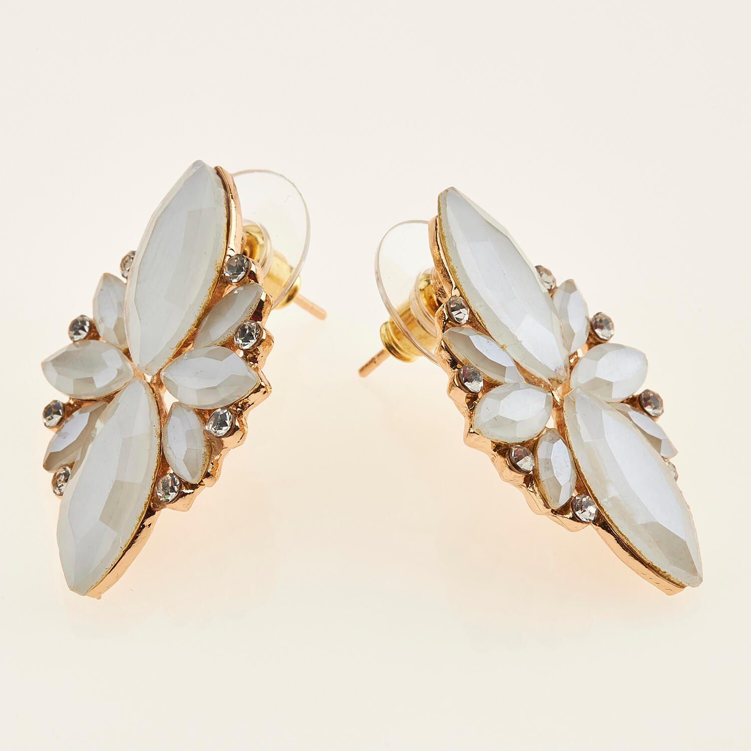 Sequoia Γυναικείο ατσάλινο Υποαλλεργικό σκουλαρίκι με πέτρες λευκό Sequoia Γυναικείο ατσάλινο Υποαλλεργικό σκουλαρίκι με πέτρες λευκό