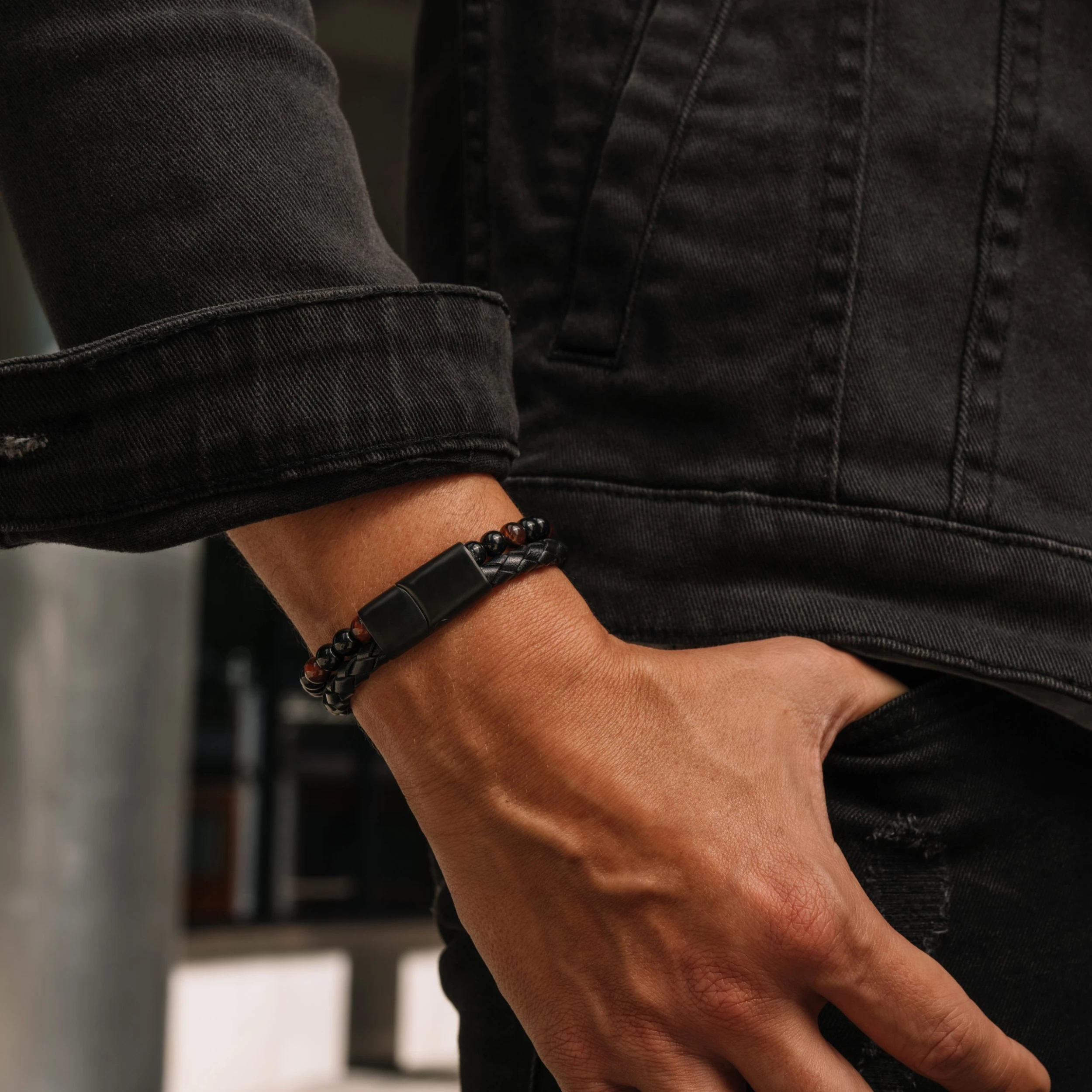 Sequoia Ανδρικό Βραχιόλι με Μάτι Τίγρης , Ατσάλι και Δέρμα MBR-0005 Βαθύ κόκκινο