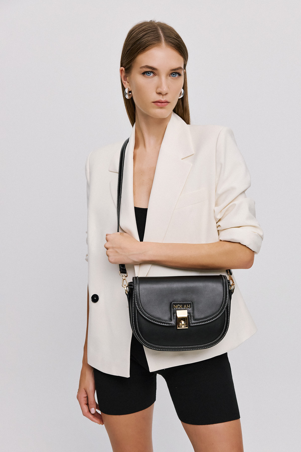 Madrid Black Light Gold