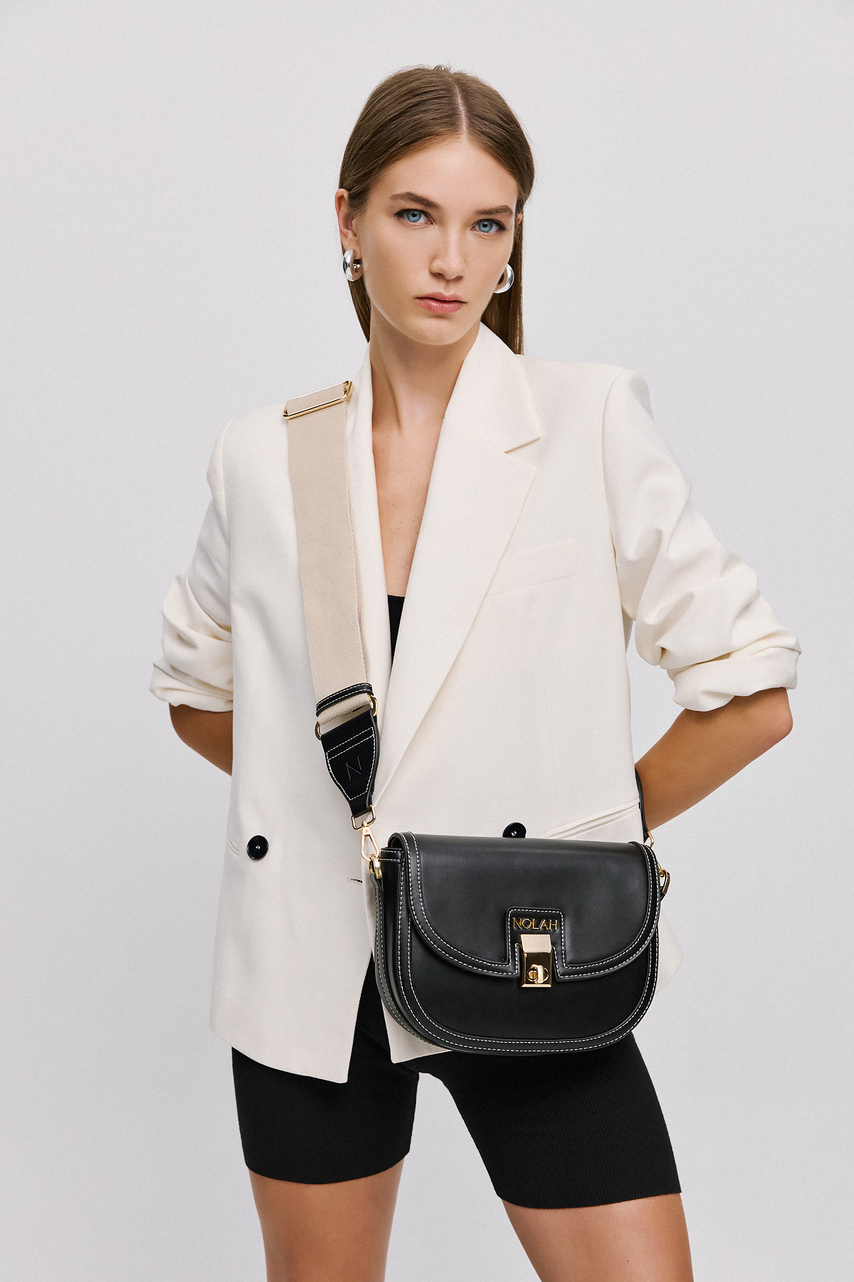 Madrid Black Light Gold