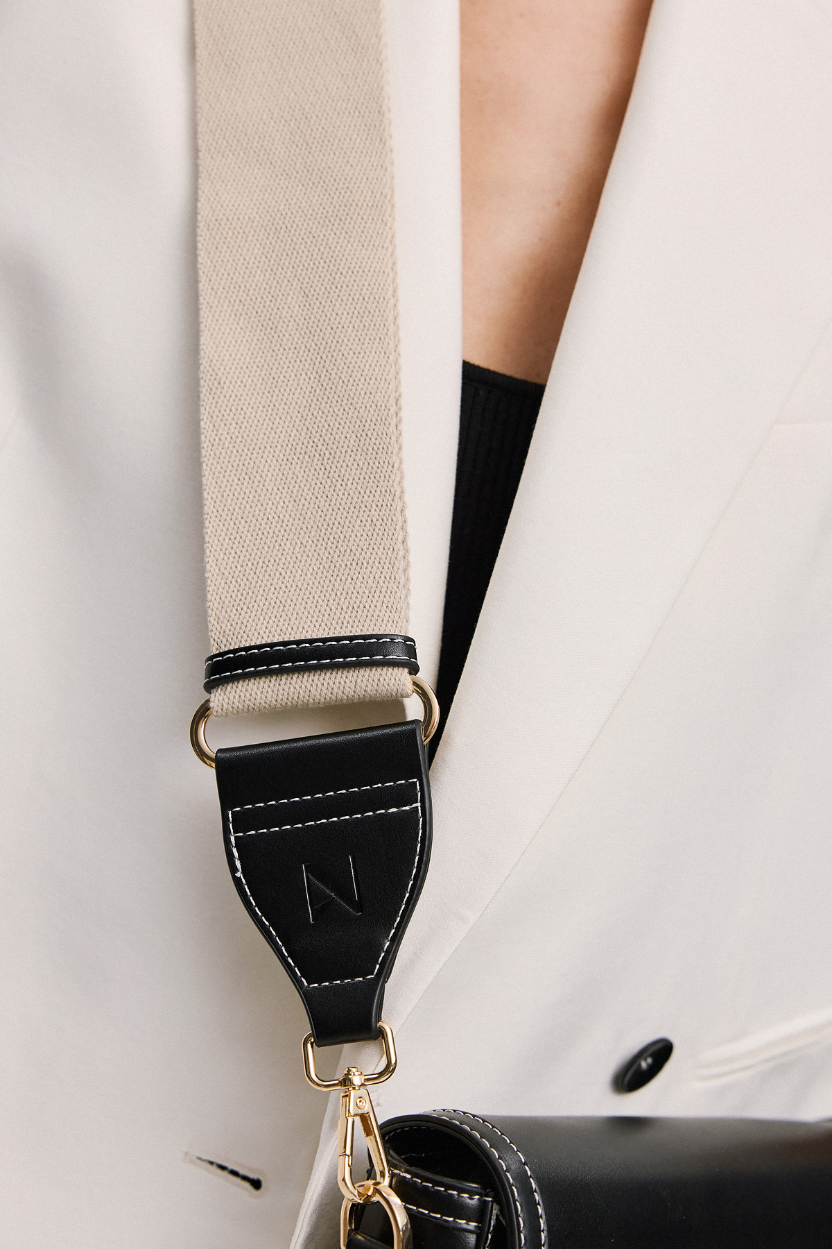 Madrid Black Light Gold