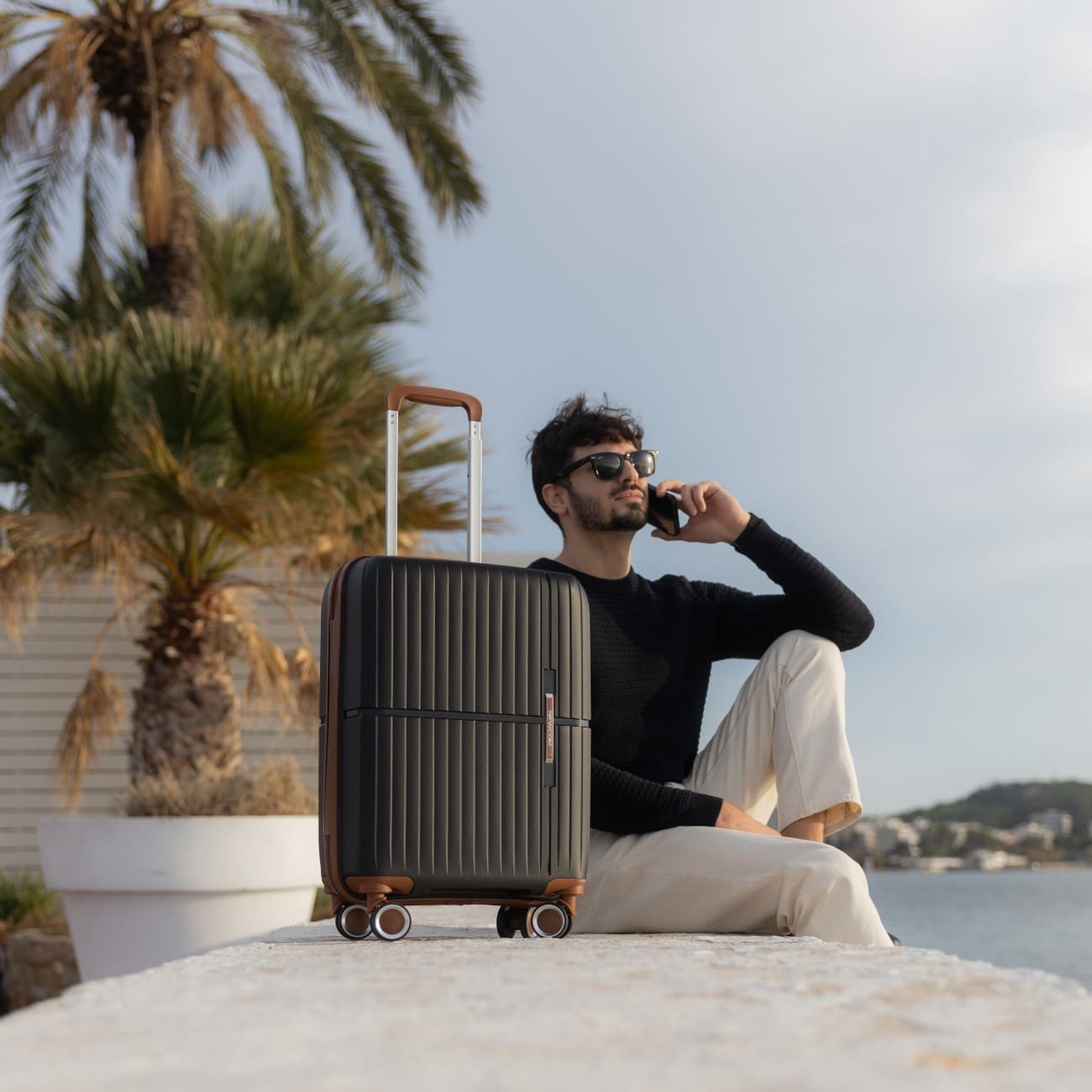 Βαλίτσα σκληρή Newcom (PP) καμπίνας N1596/50 μαύρο Βαλίτσα σκληρή Newcom (PP) καμπίνας N1596/50 μαύρο