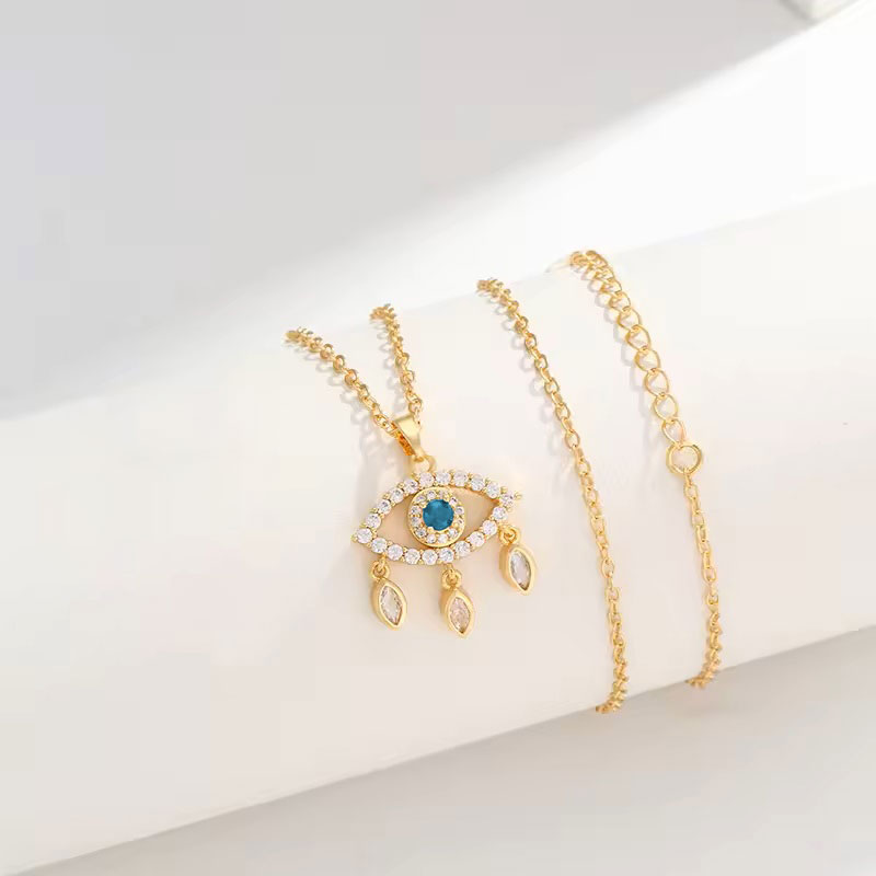 Sequoia Γυναικείο Ατσάλινο Κολιέ με Κρεμαστό Κεράσι & Διακοσμητικά Κρύσταλλα NC-0033G Κόκκινο