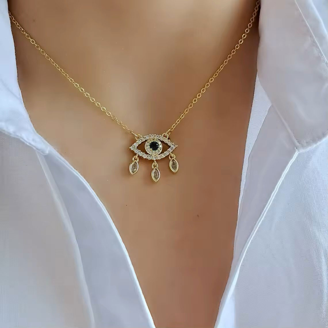 Sequoia Γυναικείο ατσάλινο επιχρυσωμένο Κολιέ με Ματάκι και στρας NC-0032G μαύρο Sequoia Γυναικείο ατσάλινο επιχρυσωμένο Κολιέ με Ματάκι και στρας NC-0032G μαύρο