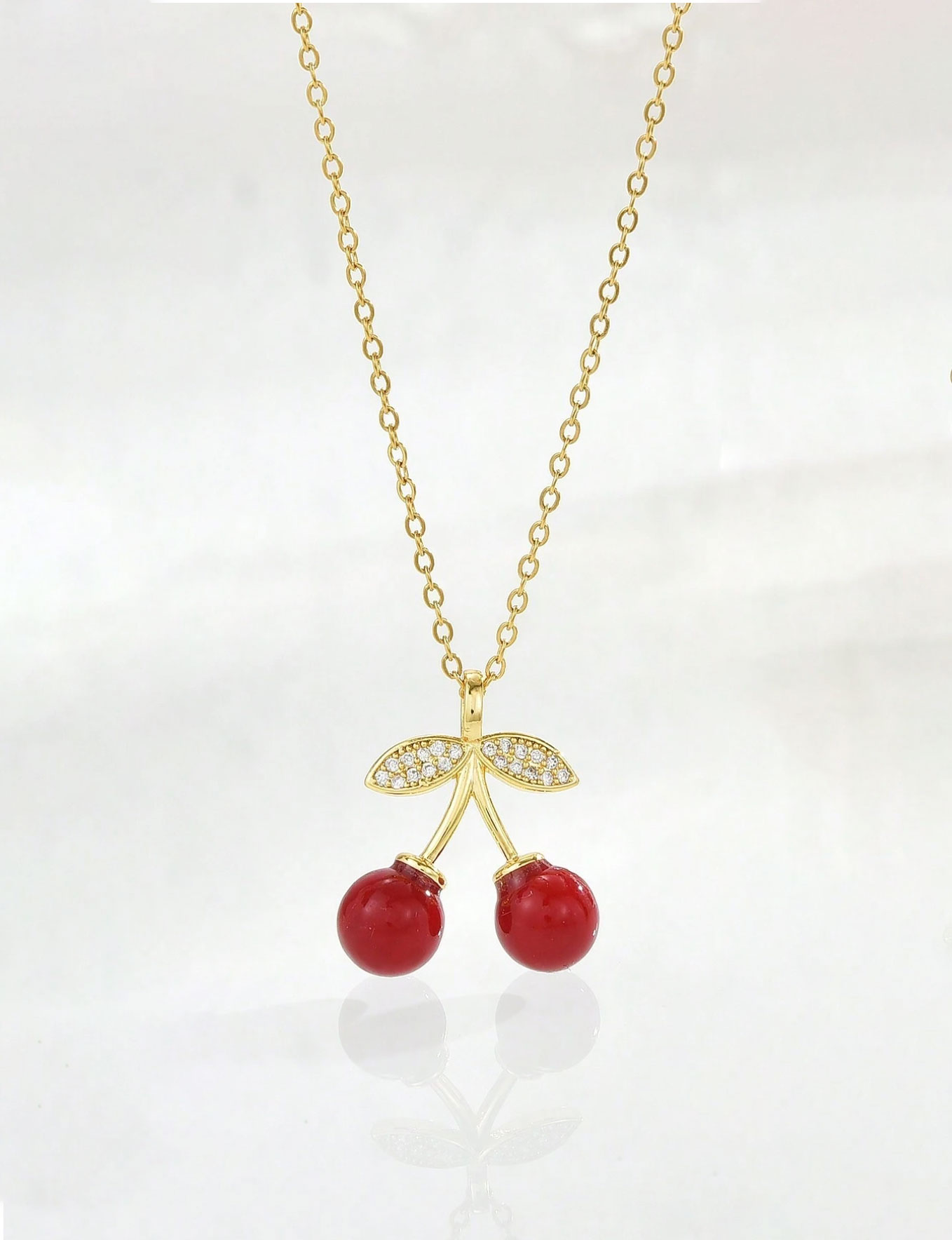 Sequoia Γυναικείο Ατσάλινο Κολιέ με Κρεμαστό Κεράσι & Διακοσμητικά Κρύσταλλα NC-0033G Κόκκινο