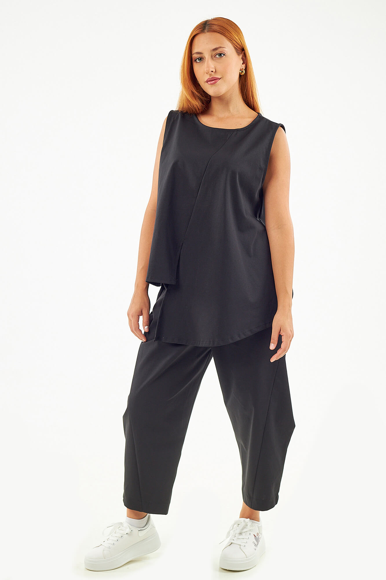 Sequoia Μοντέρνο Γυναικείο Oversize Σετ Ασύμμετρη Αμάνικη Μπλούζα με Παντελόνι 33-41096 Μαύρο