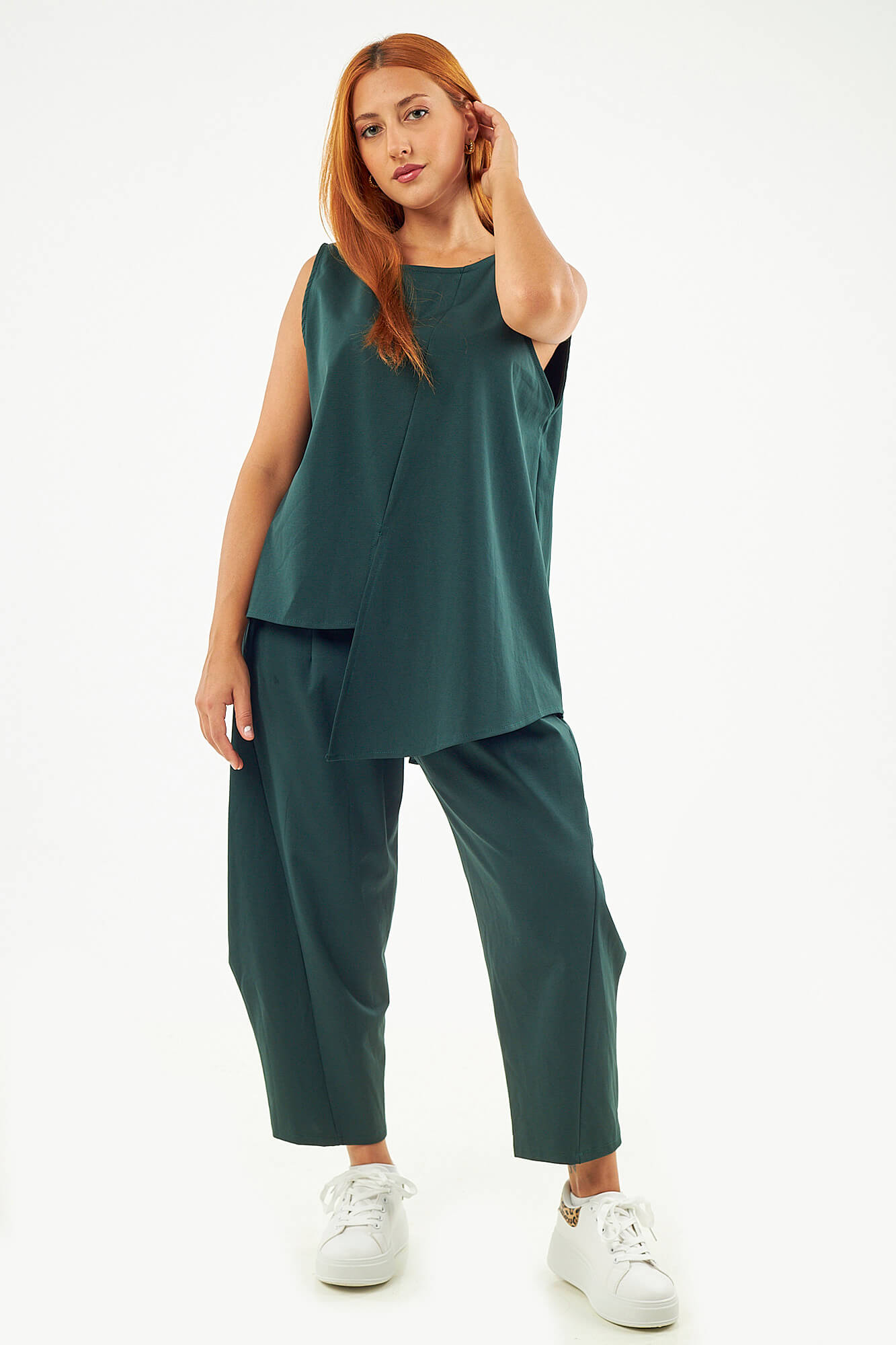 Sequoia Μοντέρνο Γυναικείο Oversize Σετ Ασύμμετρη Αμάνικη Μπλούζα με Παντελόνι 33-41096 Πράσινο
