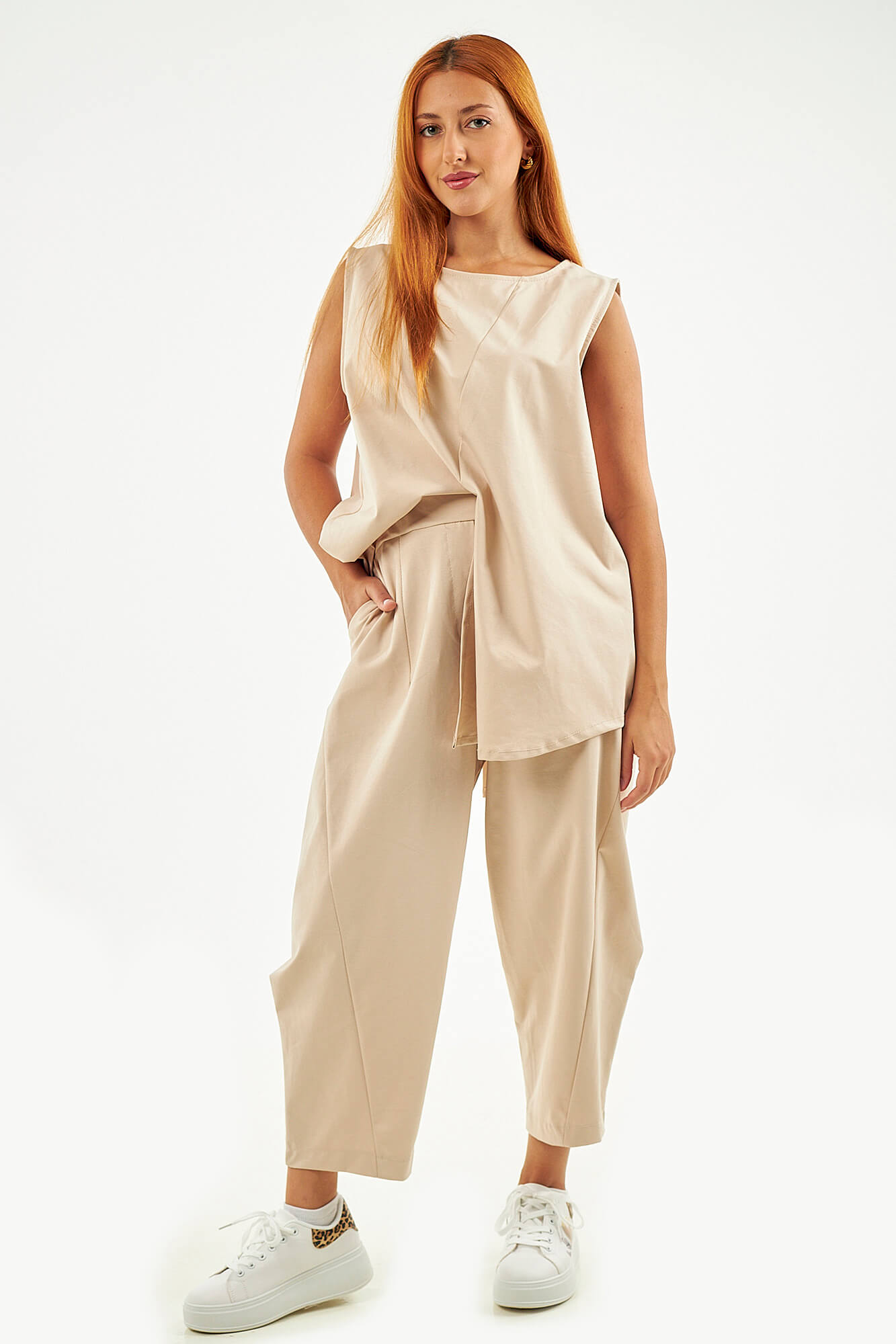 Sequoia Μοντέρνο Γυναικείο Oversize Σετ Ασύμμετρη Αμάνικη Μπλούζα με Παντελόνι 33-41096 Εκρού