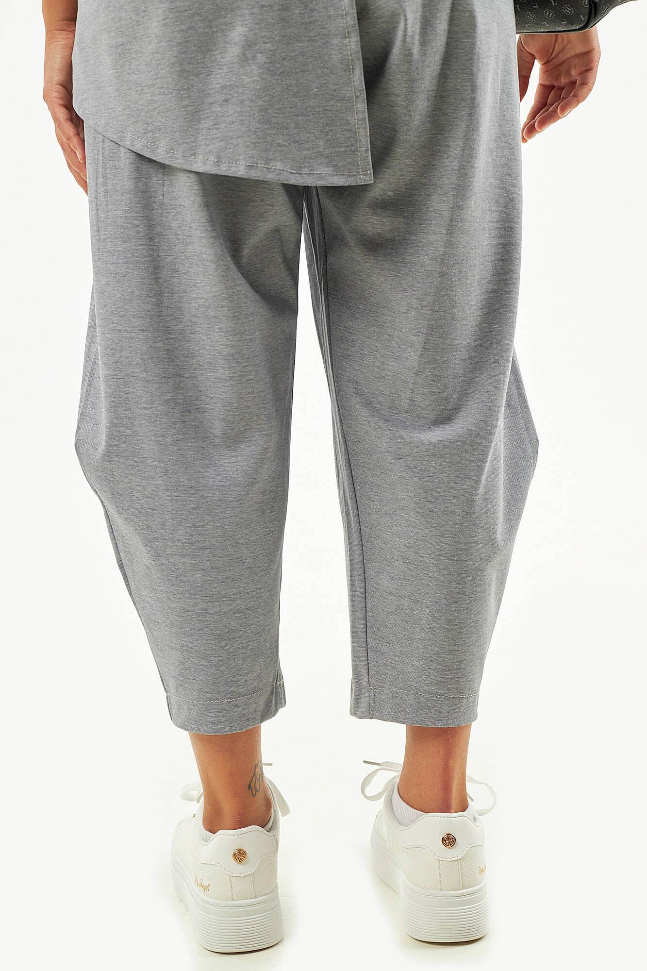 Sequoia Μοντέρνο Γυναικείο Oversize Σετ Ασύμμετρη Αμάνικη Μπλούζα με Παντελόνι 33-41096 Γκρι