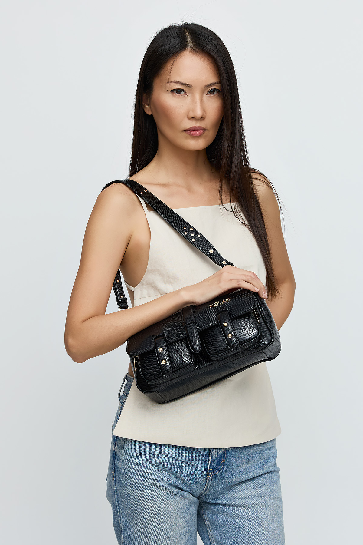 Stephanie Black Light Gold