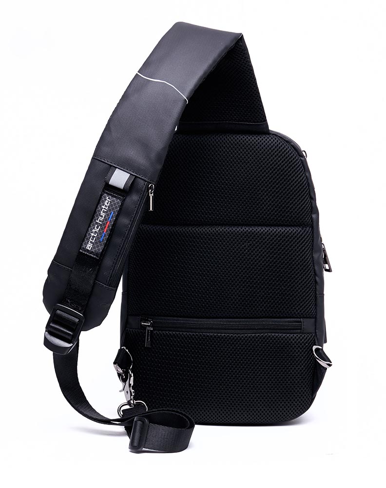 ARCTIC HUNTER τσάντα Crossbody XB-00081, USB, 6L, μαύρη