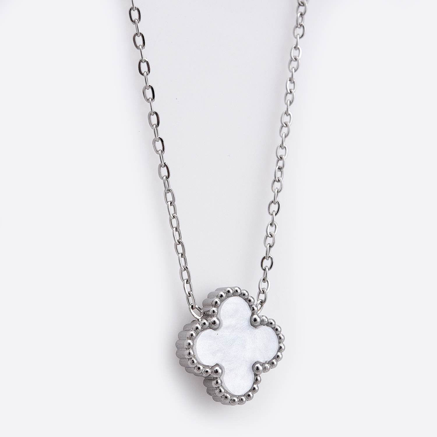 Sequoia Γυναικείο ατσάλινο κολιέ με σχέδιο λουλούδι σε ασημί με φίλντισι λευκό