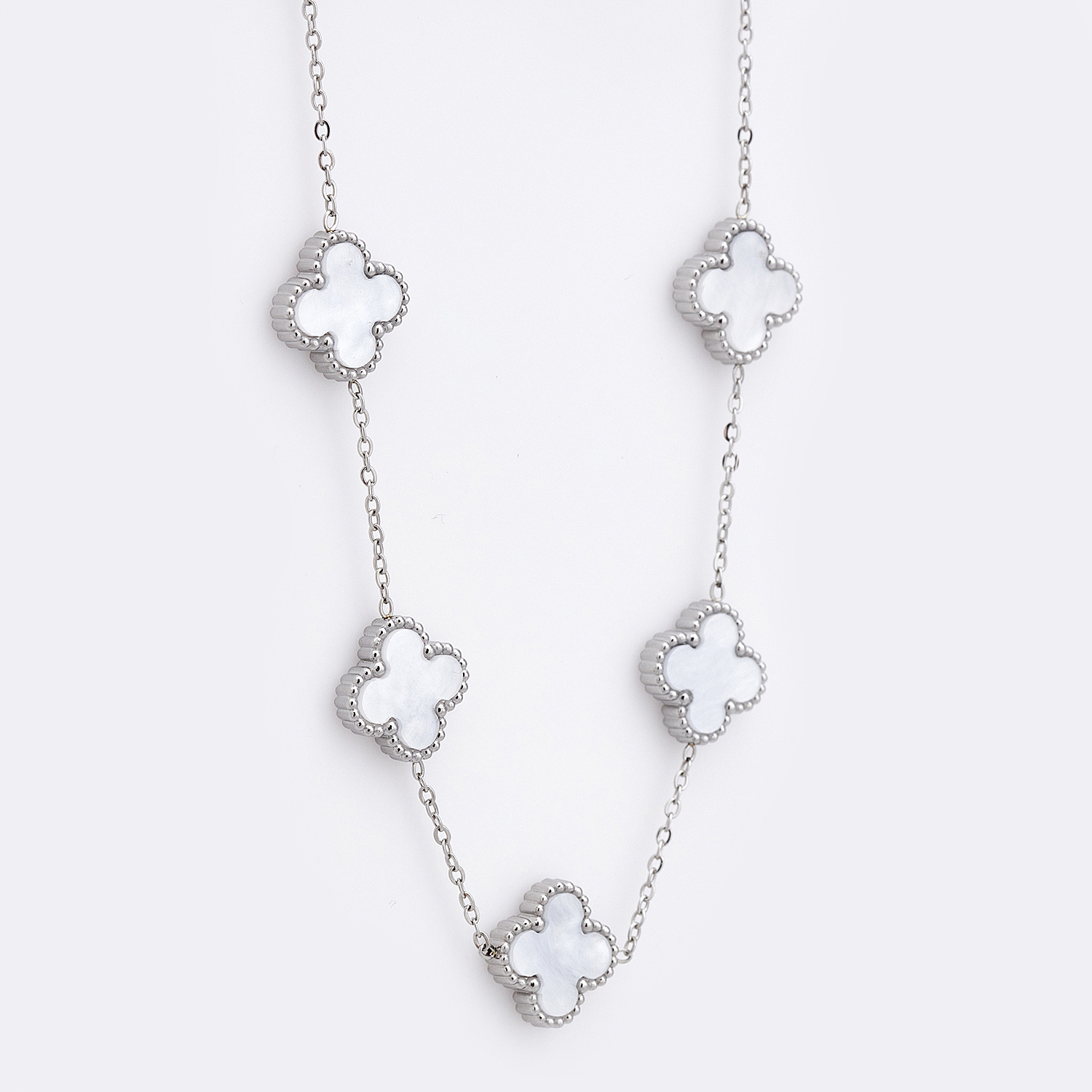 Sequoia Γυναικείο ατσάλινο κολιέ με σχέδιο λουλούδια σε ασημί με φίλντισι λευκό