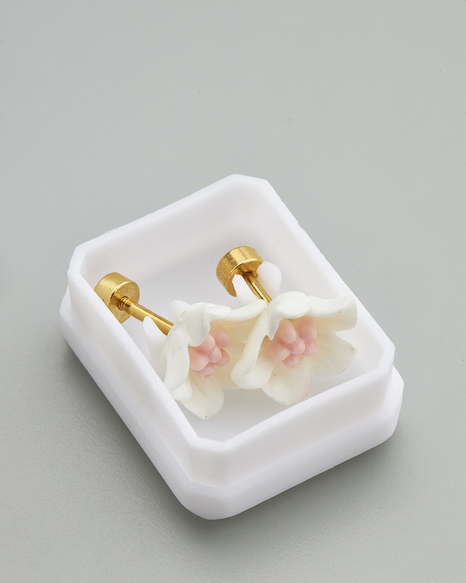 Sequoia Παιδικό Υποαλλεργικό Επιχρυσωμένο Ατσάλινο Σκουλαρίκι Ανεμόνες Άσπρο