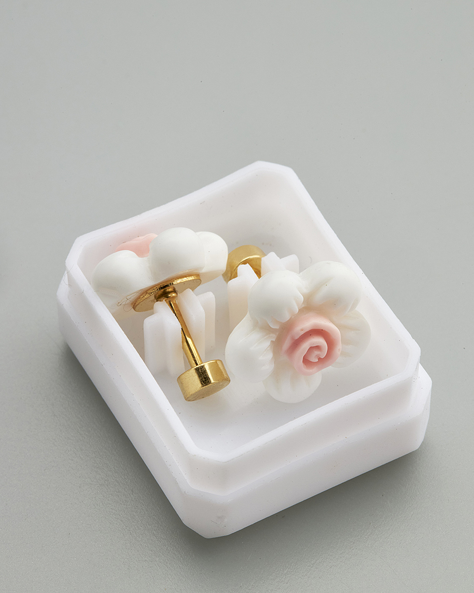 Sequoia Παιδικό Υποαλλεργικό Επιχρυσωμένο Ατσάλινο Σκουλαρίκι Λουλούδι Άσπρο