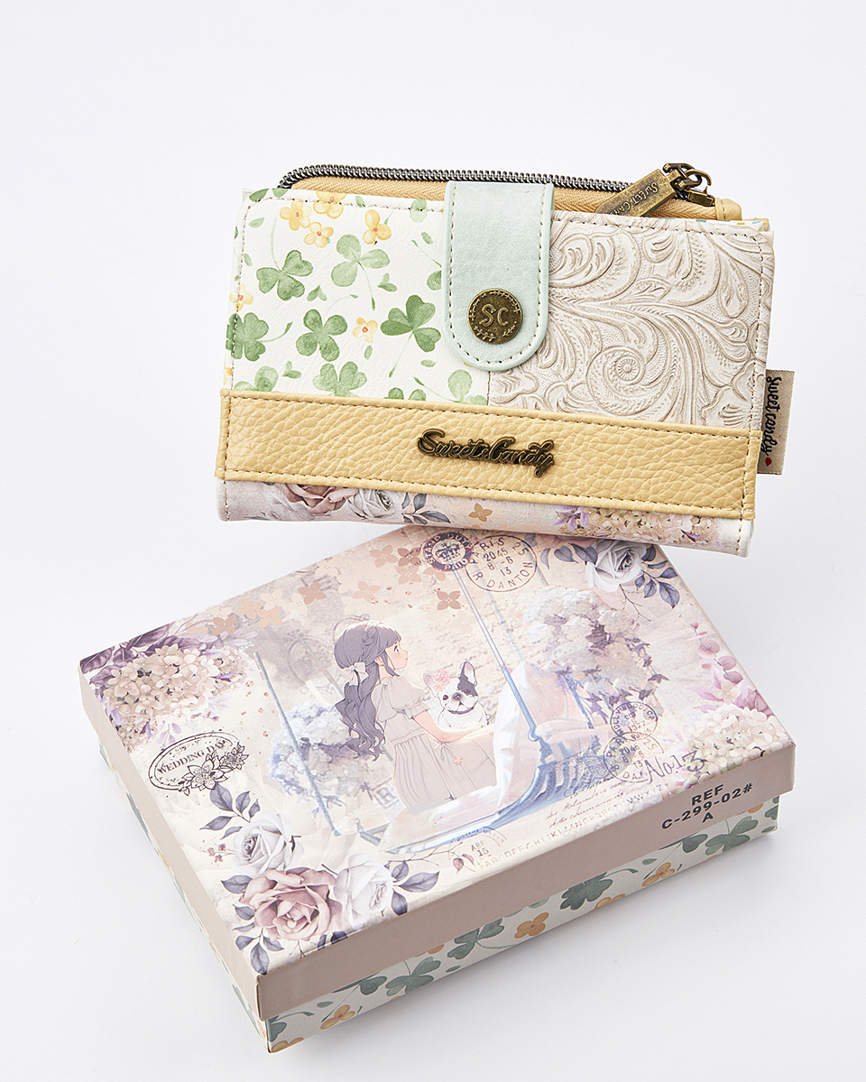 Sweet Candy Γυναικείο Πορτοφόλι με Vintage Floral Σχέδιο – Floral Whisper