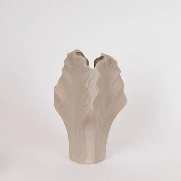 ΒΑΖΟ ΣΕ ΣΧΗΜΑ ΦΥΛΛΟΥ ΚΕΡΑΜΙΚΟ ΚΑΦΕ 17x17x33cm ΒΑΖΟ ΣΕ ΣΧΗΜΑ ΦΥΛΛΟΥ ΚΕΡΑΜΙΚΟ ΚΑΦΕ 17x17x33cm