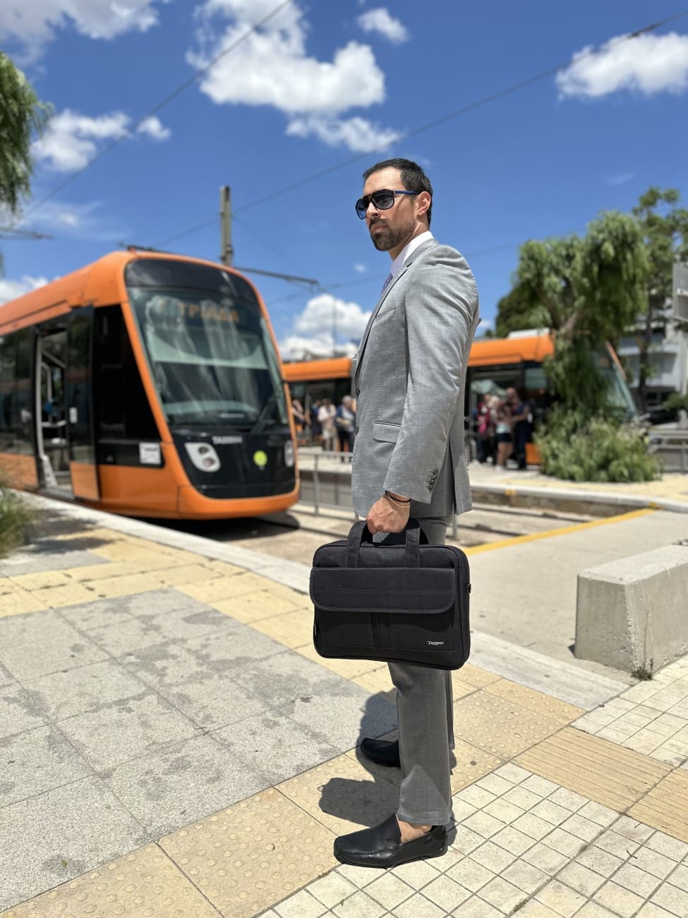 Υφασμάτινος Χαρτοφύλακας Taygeer 15,6' laptop 9,6L 1073 μαύρο