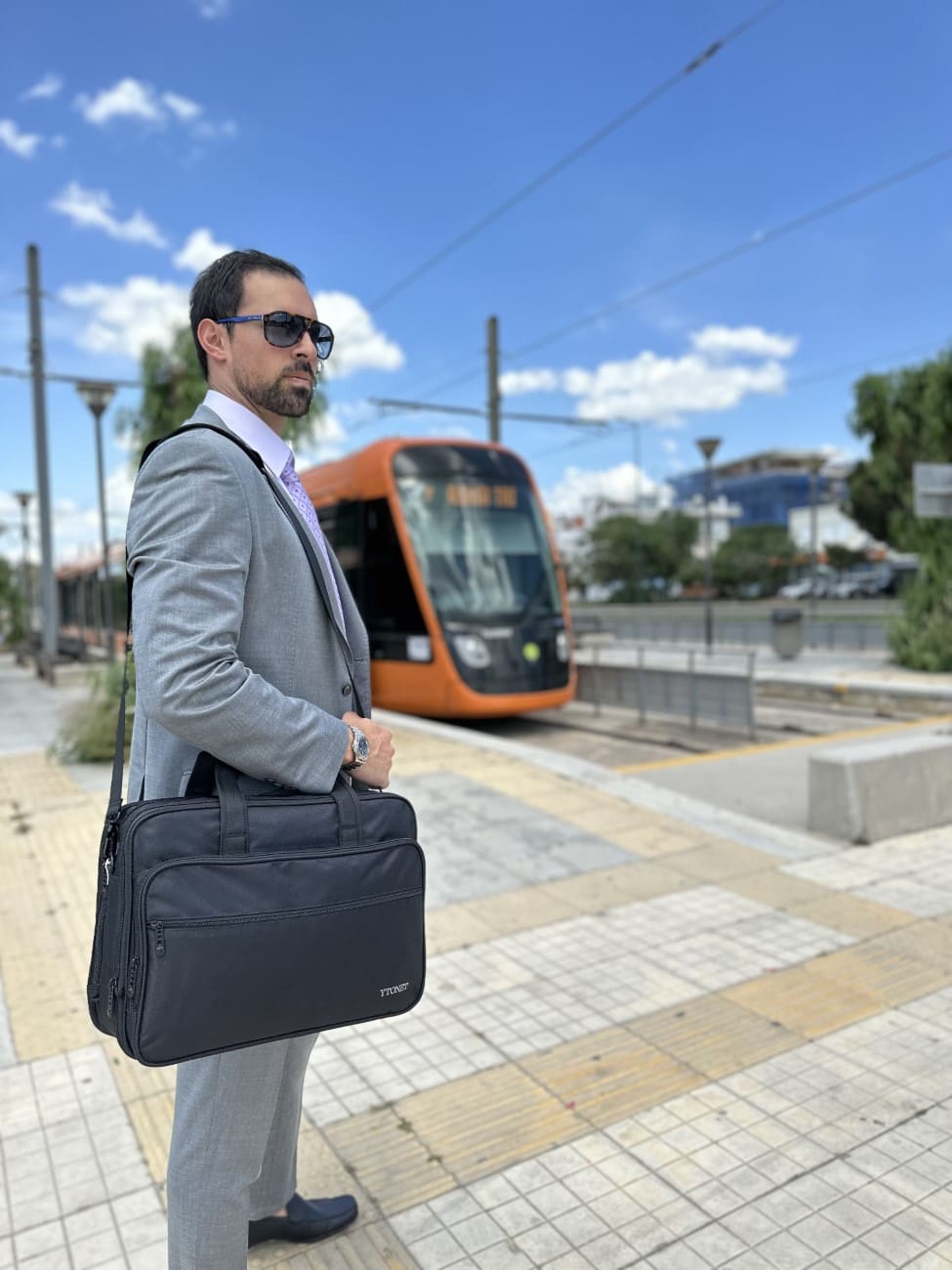 Υφασμάτινος Χαρτοφύλακας Ytonet 18'' laptop 29,5L 1085 μαύρο