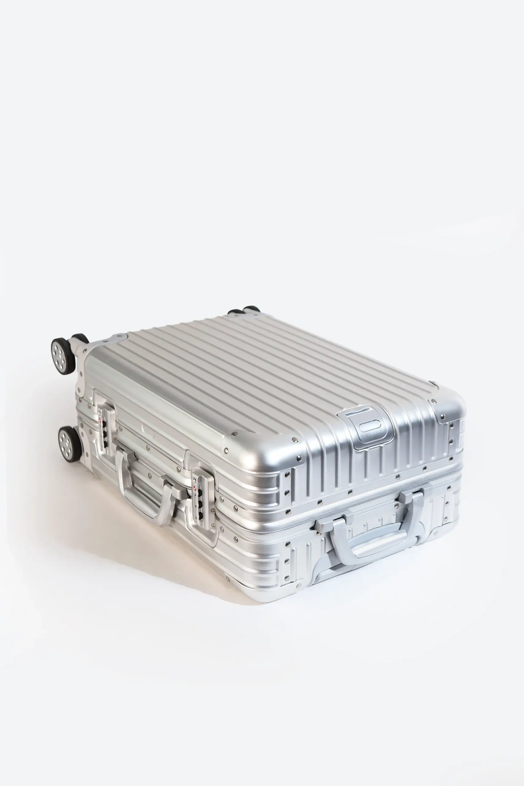 Σετ Βαλίτσες Αλουμινίου Καμπίνας & Μεγάλη Newcom N1526 ασημί