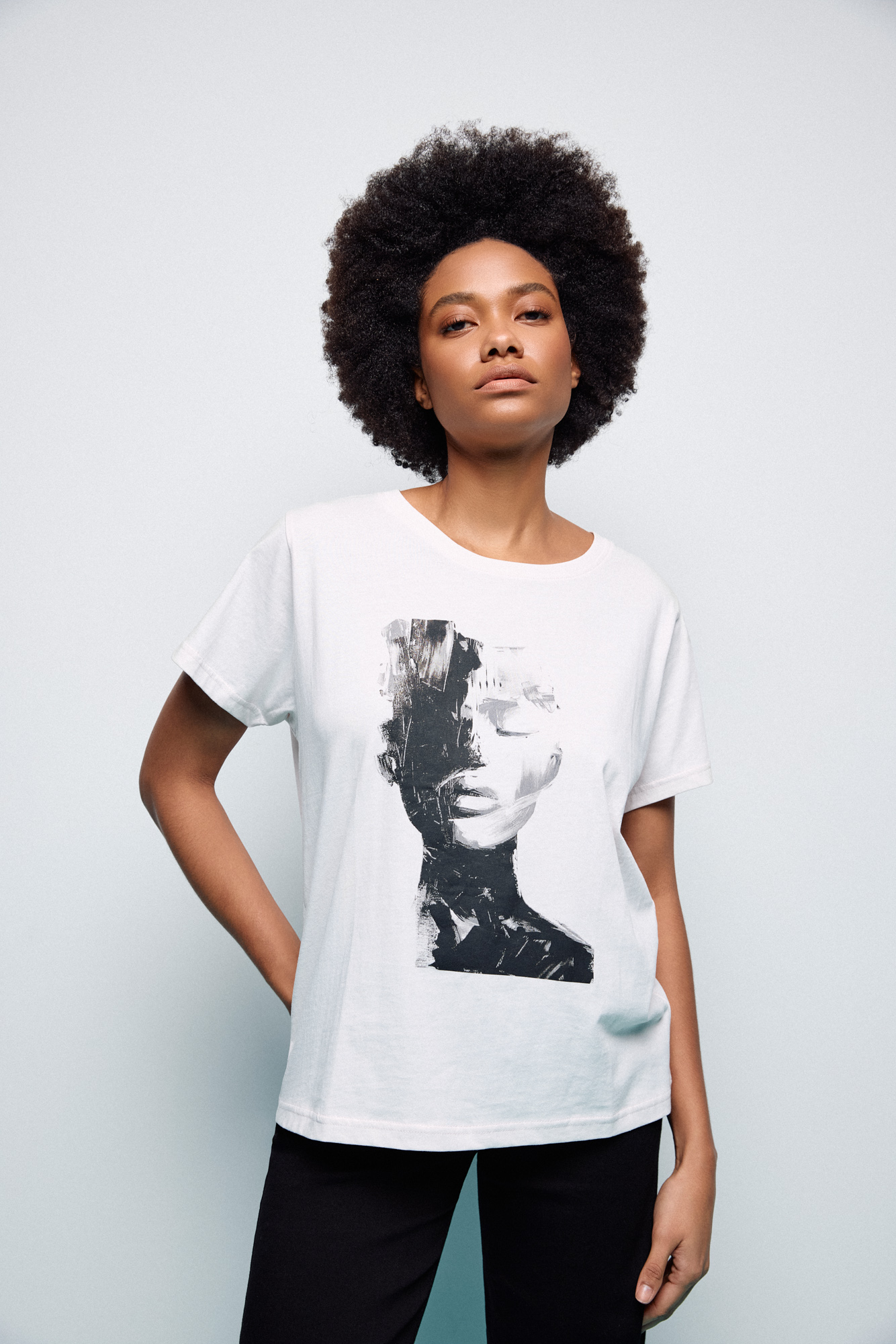 Smart Γυναικείο t-shirt με τύπωμα πρόσωπο 55-106-001 WHITE